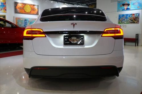 2022 tesla model x plaid