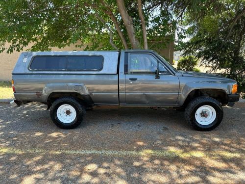 1985 toyota deluxe