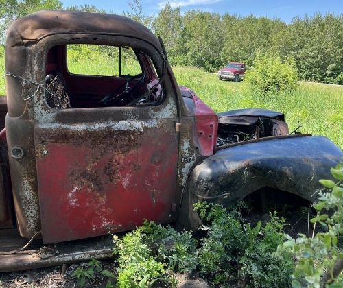 1949 ford canada (windsor, ontario) f 47 shortbox 1/2 ton - not running