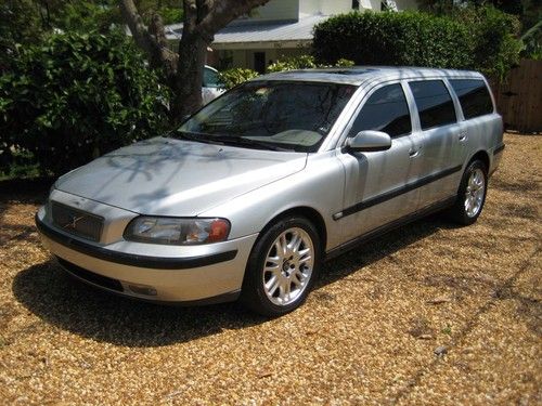 2001 volvo v70 t5 wagon 4-door 2.3l *3rd row seat*