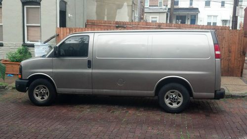 2003 gmc savana 1500 base standard cargo van 3-door 4.3l