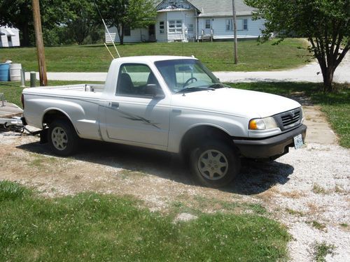 1998 mazda b2500 se standard cab pickup 2-door 2.5l parts only no title