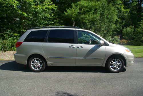 2006 toyota sienna limited mini passenger van 5-door 3.3l