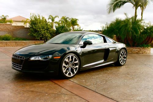 Audi r8  2011  v10  coupe