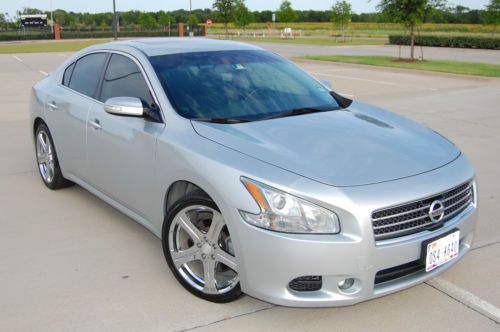 Pristine 2009 nissan maxima sv w/premium pkg and custom rims, new tires must see