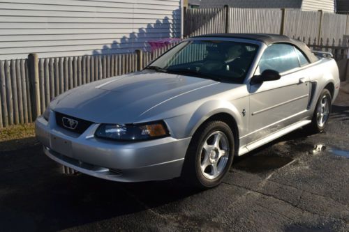 2003 ford mustang premium convertible 2-door 3.8l