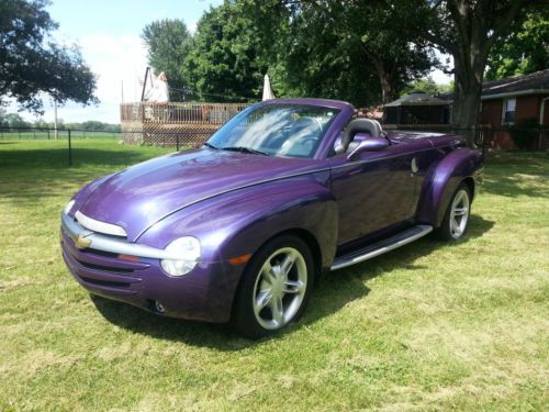 2004 chevrolet ssr base convertible 2-door 5.3l