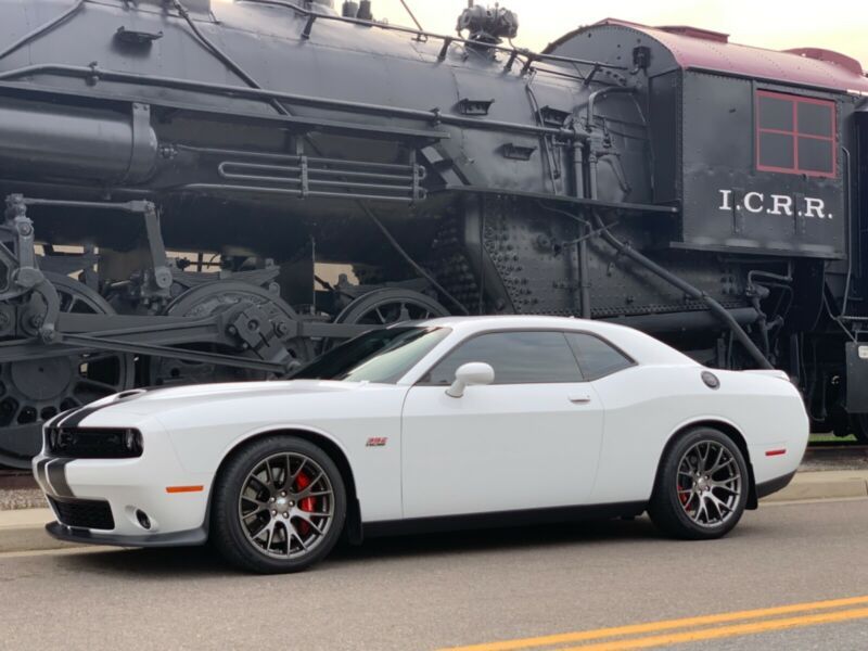 2016 dodge challenger srt 392 2dr coupe