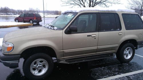 2000 ford explorer xlt sport utility 4-door 4.0l