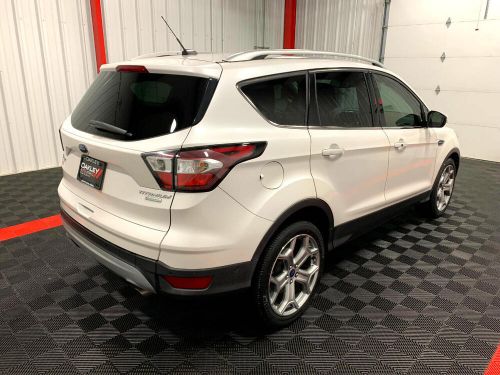 2017 ford escape titanium w/roof