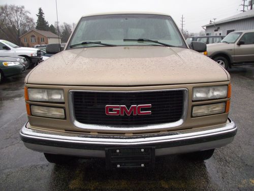 1999 gmc c2500 suburban sle ,runs excellent,serviced,no reserve.