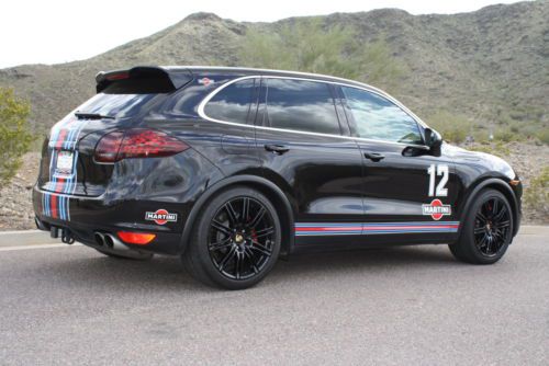 2012 porsche cayenne turbo martini racing