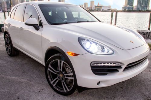 Beautiful, immaculate, one-of-kind cayenne lots of upgrades incl turbo wheels