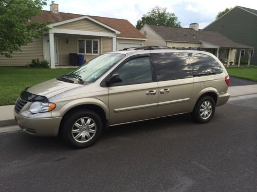 2006 chrysler town &amp; country touring lwb, dvd/video, power everything runs great