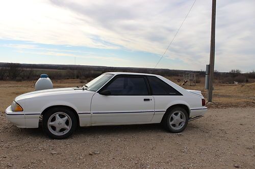 1990 ford mustang lx hatchback 2-door 5.0l