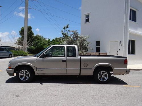 2001 chevrolet s10 chevy s10 ls ext cab s-10 v6 2001 38k miles!