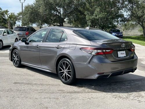 2022 toyota camry se