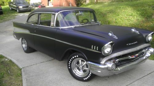 1957 chevrolet bel air base hardtop 2-door 4.6l