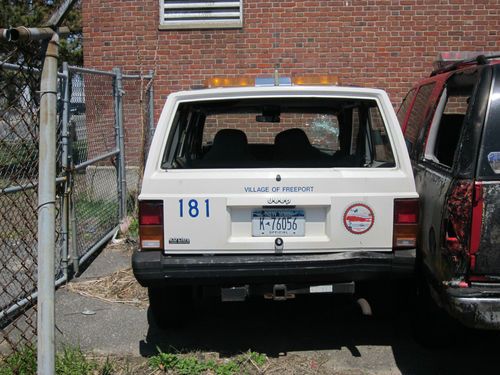 *1996 jeep cherokee (white) solid condition see below