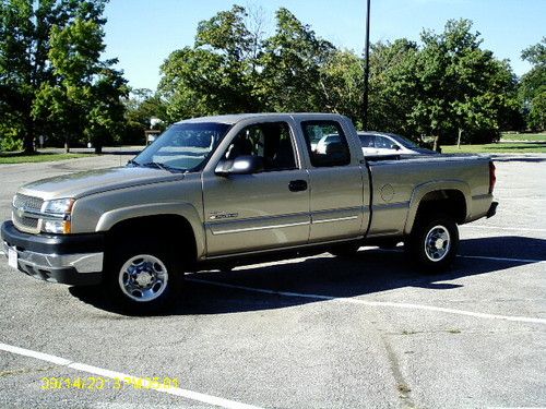 2004 chevrolet silverado 2500 hd lt extended cab 6.6l duramax diesel low miles