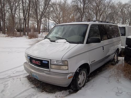 2000 gmc safari sle 8 passenger van 4.3 l vortec v6 21 mpg tow hitch 149k miles