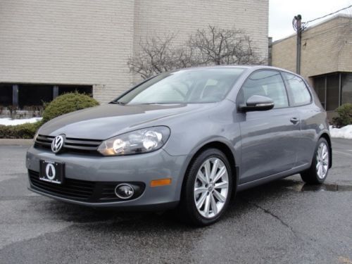 Beautiful 2013 volkswagen golf tdi, only 18,831 miles, warranty!