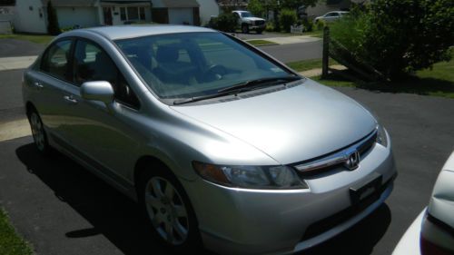 Honda civic sedan 4d lx