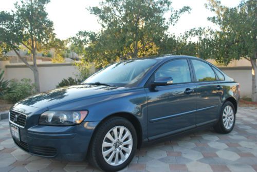 2005 volvo s40 i sedan 4-door 2.4l