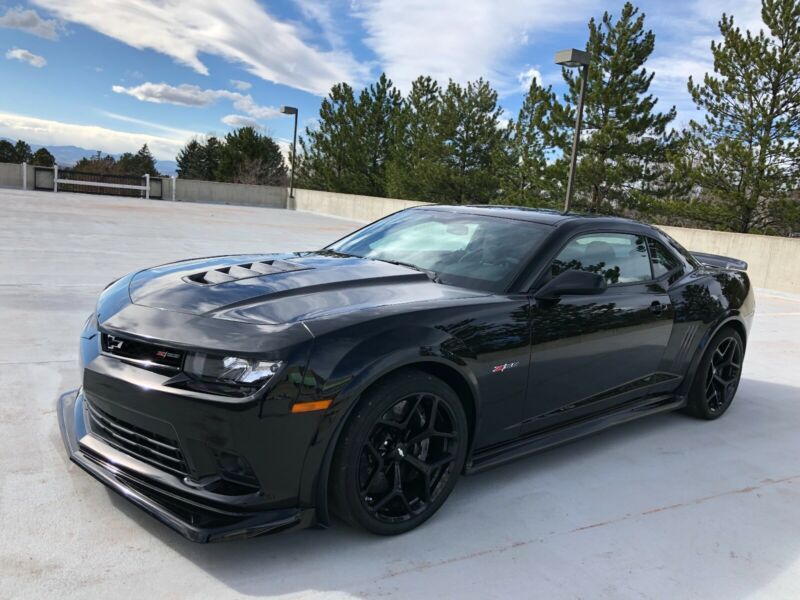 2014 chevrolet camaro z28 - only 6400 miles - no modifications! vin# 18