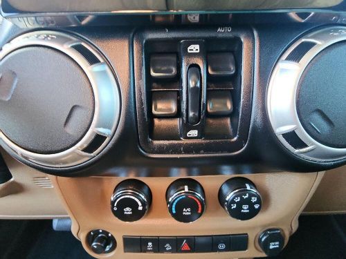 2011 jeep wrangler unlimited sahara 4wd