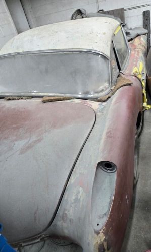 1957 corvette convertible (red/red)