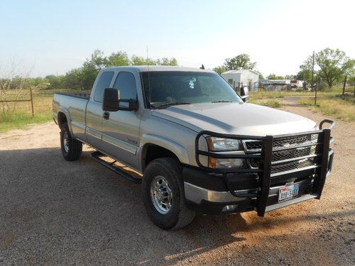 Chevrolet silverado 2500hd lt 6.0 auto. very well taken care of great work truck