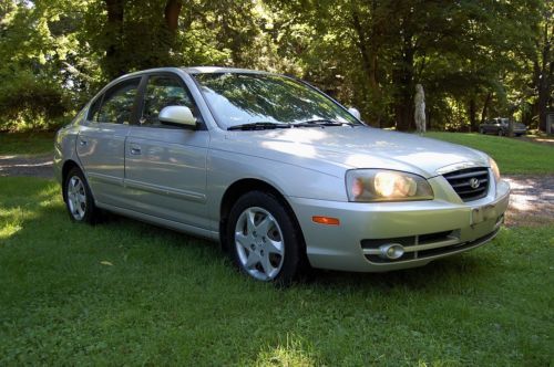 No reserve  really nice 2005 hyundai elantra, 5 speed manual trans, no accidents