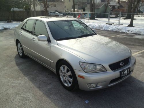 2002 lexus is300 base sedan 4-door 3.0l bid to win !!!!!!!!!!