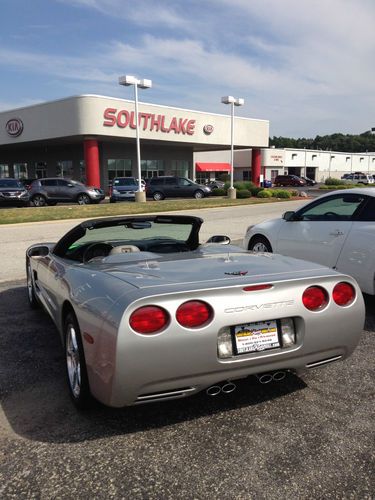 2004 chevy corvette convertible !!! super low 19,000 miles !!!showroom new!!!