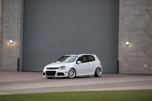 2009 volkswagen gti base hatchback 4-door 2.0l