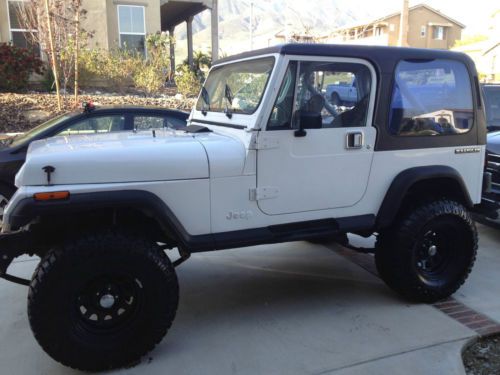 1990 jeep cj. v8 lt1 motor, r700 4 speed auto transmission. new tires, brakes.