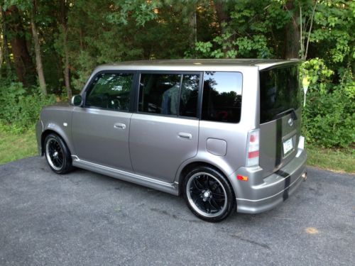 2006 toyota scion xb - silver - gas-saver w/ suv-like cargo space - 4-door