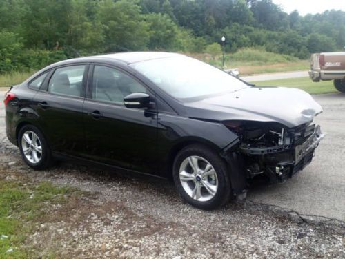 Find new 2014 Ford Focus Sedan, salvage, damaged with only 200 miles ...