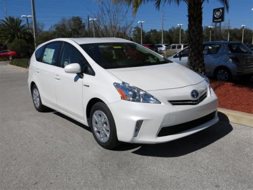 2014 toyota prius v two