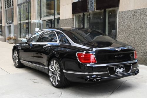 2022 bentley flying spur v8