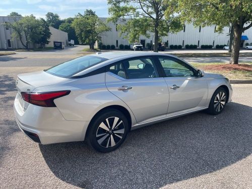 2021 nissan altima 2.5 sv