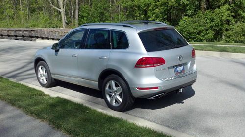 2012 volkswagen touareg tdi lux sport utility 4-door 3.0l