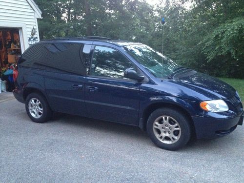 2004 dodge caravan sxt with dvd player - great condition - 93k miles