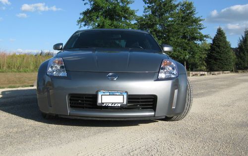 2004 nissan 350z touring coupe 2-door 3.5l