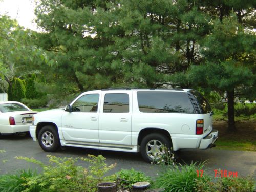 2004 gmc yukon xl 1500 denali 6.0l,moon roof all wheel drive=no reserve=