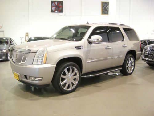 2007 escalade awd 4x4 navi rear dvd carfax certified spotless florida beauty