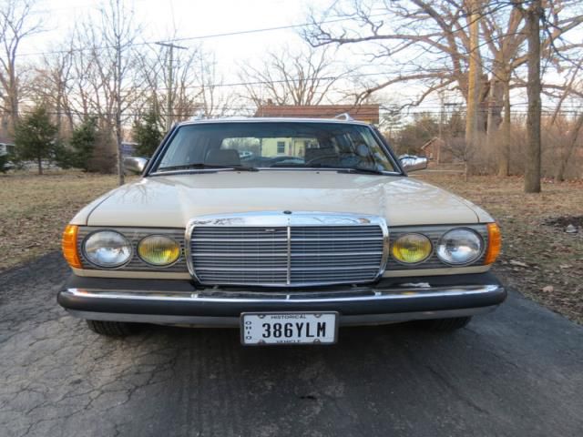 Mercedes-benz 300-series wagon