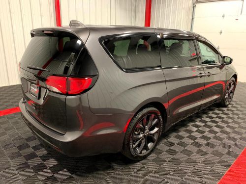 2019 chrysler pacifica touring plus with &#034;s&#034; package