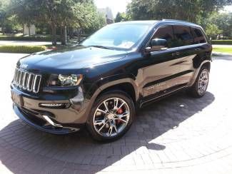 2013 jeep grand cherokee srt8 black,9kmi,6.4 v8 hemi engine,panoramic roof